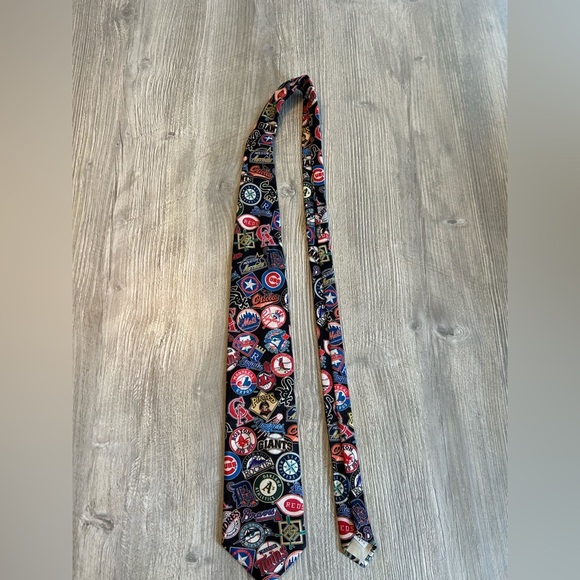 Vintage Mens MLB Logo 1994 Baseball Surrey Neck Tie Made In USA excellent shape. - Picture 2 of 7